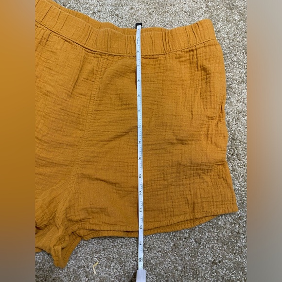 Universal Thread Shorts size medium - Picture 3 of 6